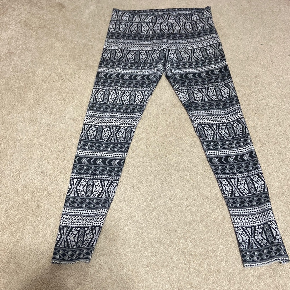 ALMOST NEW American Eagle Leggings.